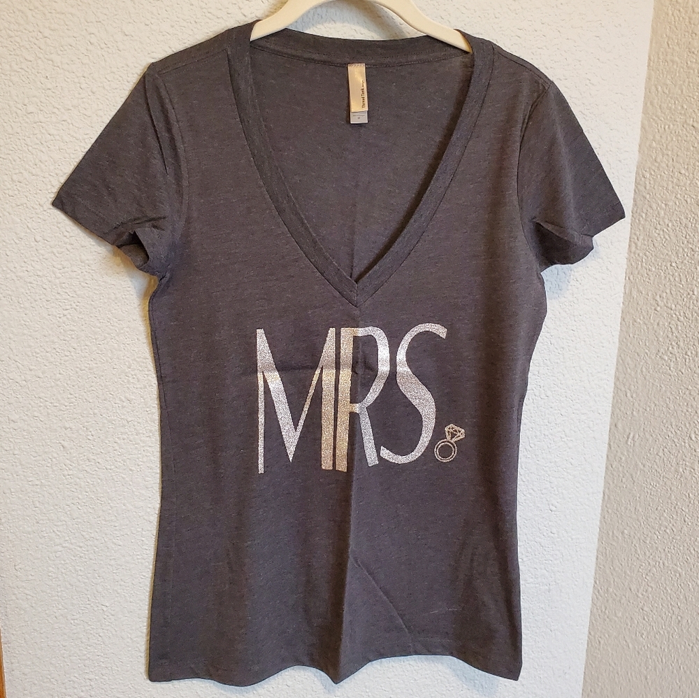 🆕"Mrs" t-shirt Married shirt